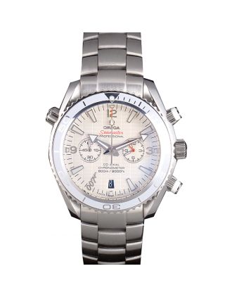 Omega James Bond Skyfall Chronometer Watch with White Dial and White Bezel om228 621380